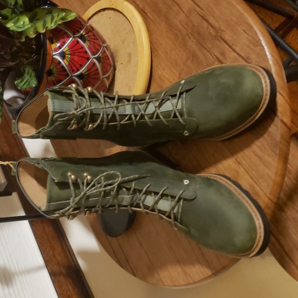 NWT Teva Rowena Waterproof Lace Up Boots In Olive Size 10 - Picture 16 of 16
